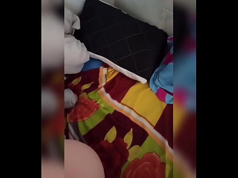 ❤️ Mano kambariokė lieka namuose viena, nes jos vyras atostogauja, o aš pasinaudoju proga ją išdulkinti ir užpildyti jos užpakalį pienu ❌ Anal video prie mūsų