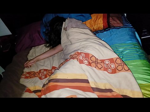 ❤️ Patėvis bara savo jauną pamotę, kol ji miega. ❌ Anal video prie mūsų
