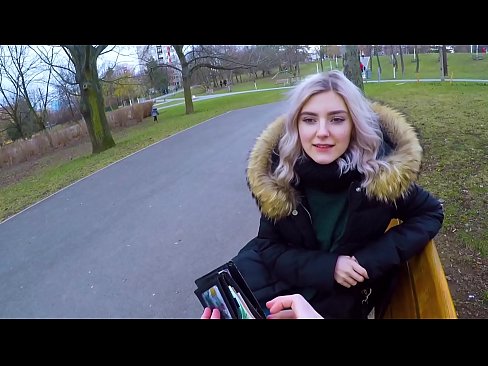 ❤️ Už pinigus nuryja karštą nepažįstamojo spermą - blowjob in the park by Eva Elfie ❌ Anal video prie mūsų